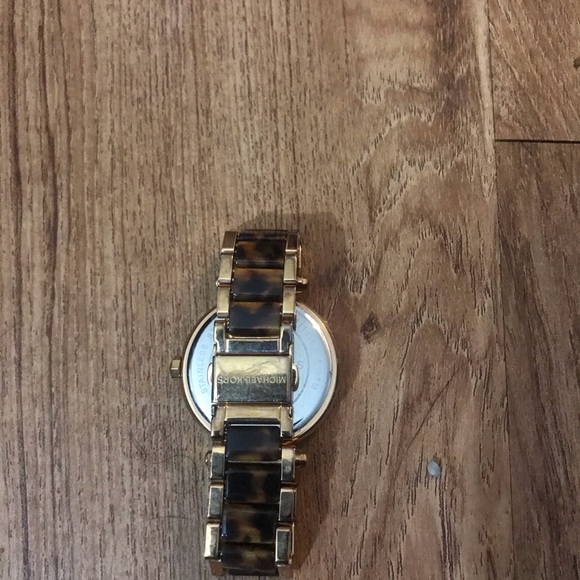 Michael Kors Watch - Picture 4 of 7